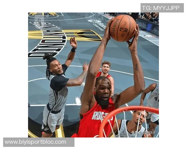 火箭半场苦战落后活塞7分杜兰特表现抢眼申京状态低迷奥萨尔阿门合力贡献16分