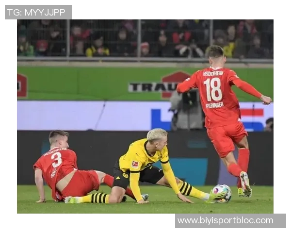 霍勒精彩凌空侧勾破门助弗赖堡扳平十人多特比分